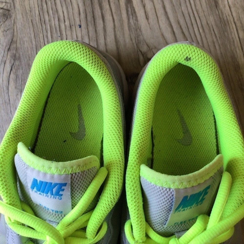 NIKE Athletic Running Shoes - Picture 7 of 12